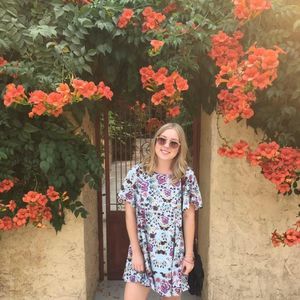 Meet your Posher, Caitlin